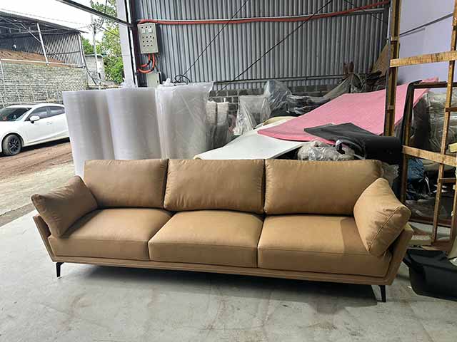 Sofa Vải Nâu Nhạt 3 Chỗ Ngồi