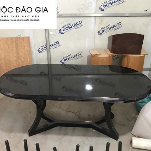 Bàn Ăn Mặt Kính Đen Hình Ovan