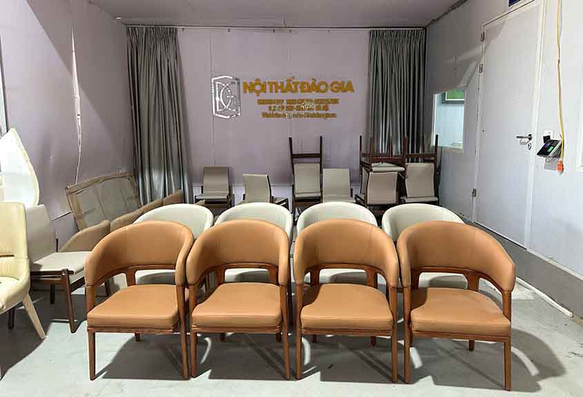 Ghế Gỗ Bọc Da Lưng Vòng